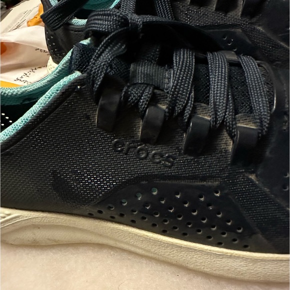 CROC tennis shoes - Picture 2 of 5